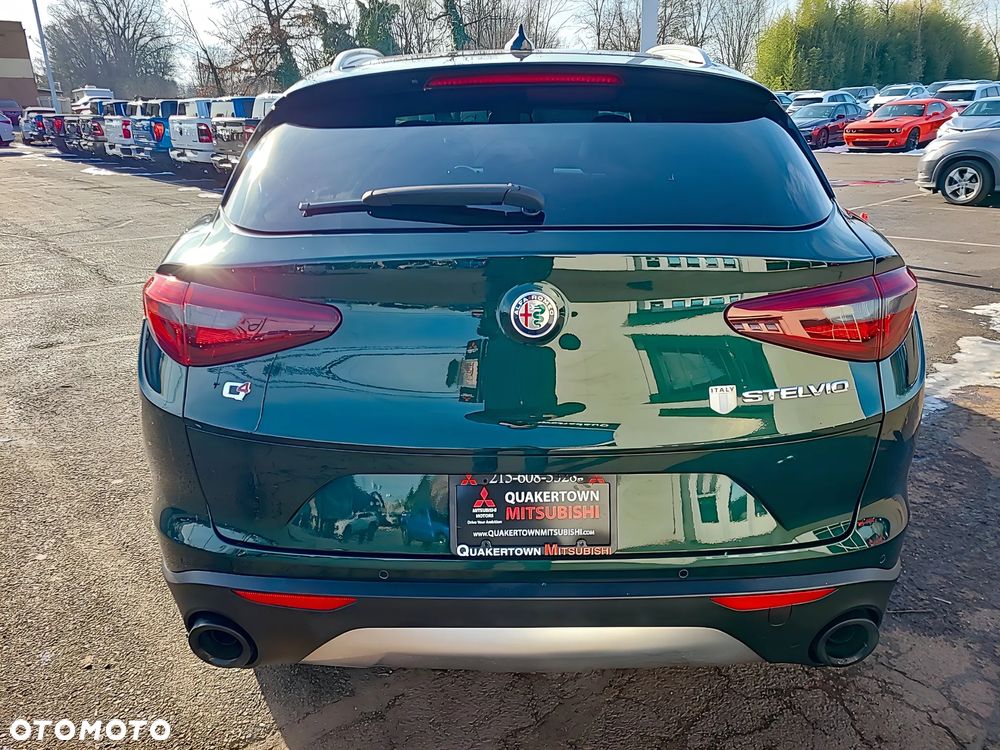 Alfa Romeo Stelvio 2.0 Turbo 16V AT8-Q4 Ti - 6