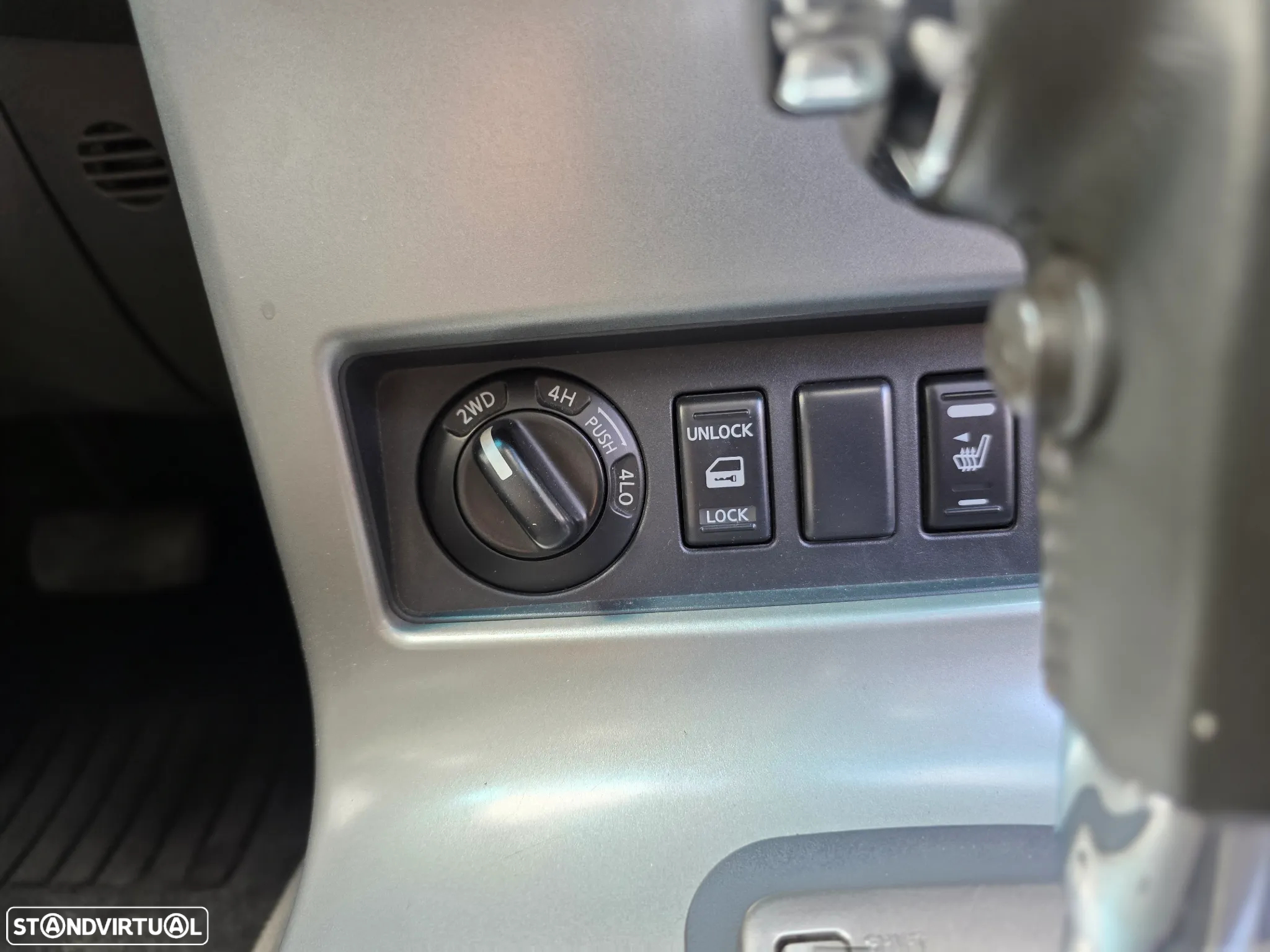 Nissan Navara 2.5 dCi CD LE Premium AT - 21