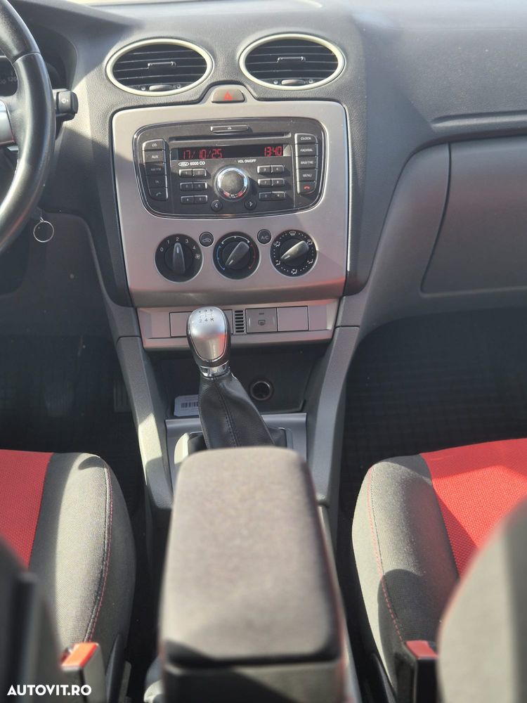Ford Focus - 8