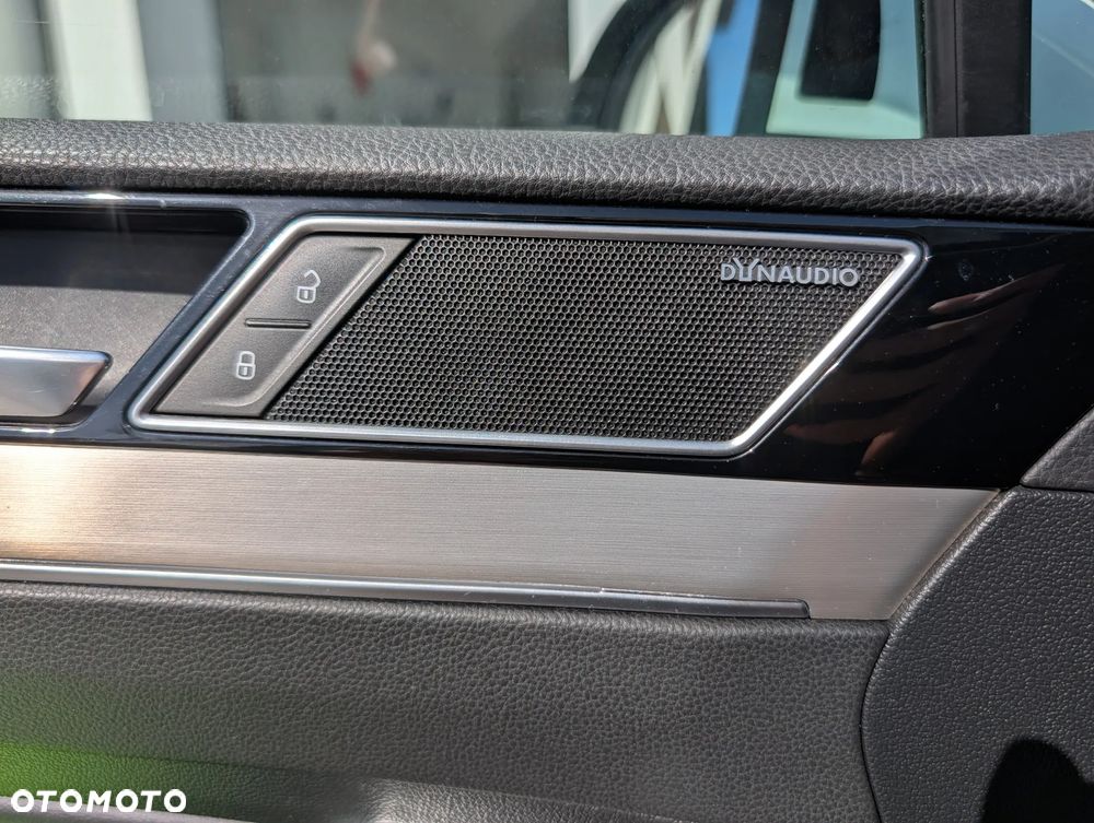 Volkswagen Passat - 25