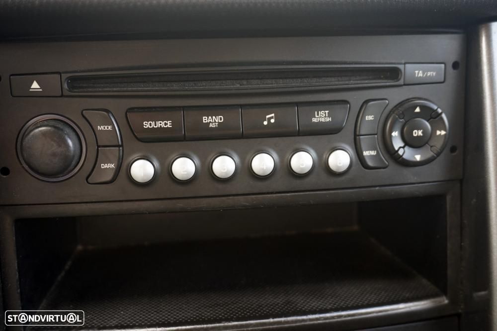 Peugeot 207 1.4 16V Trendy - 16