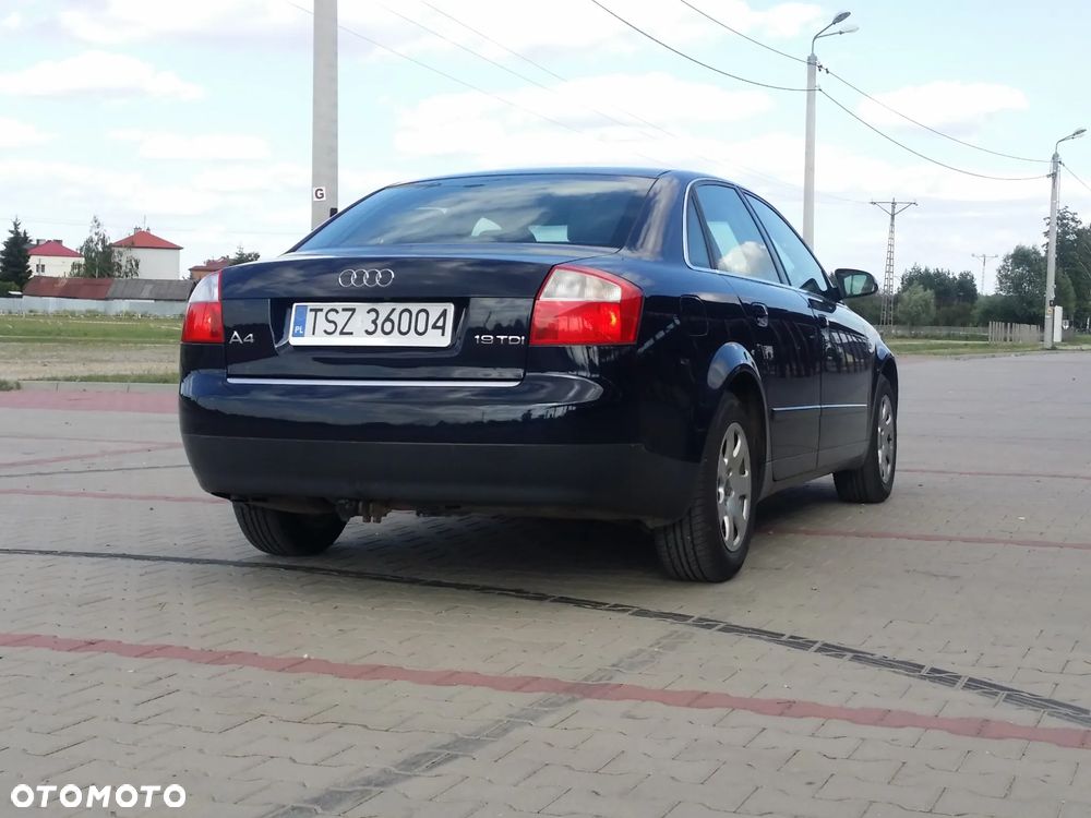 Audi A4 Limousine - 5