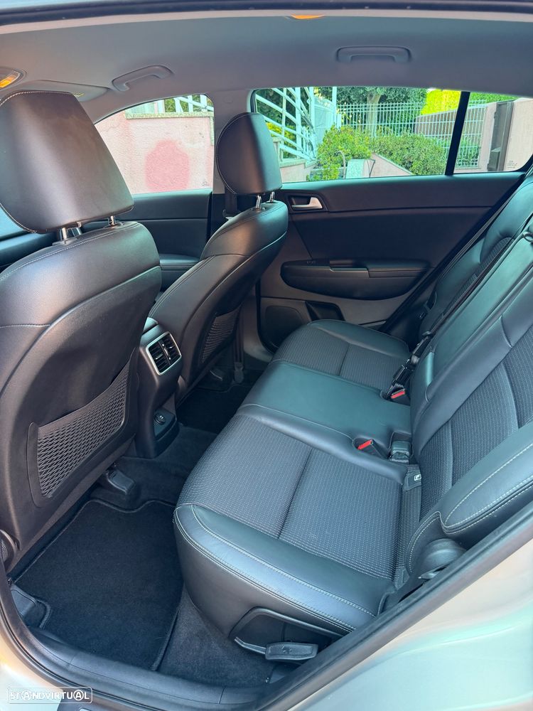 Kia Sportage 1.6 CRDi ISG SX - 12