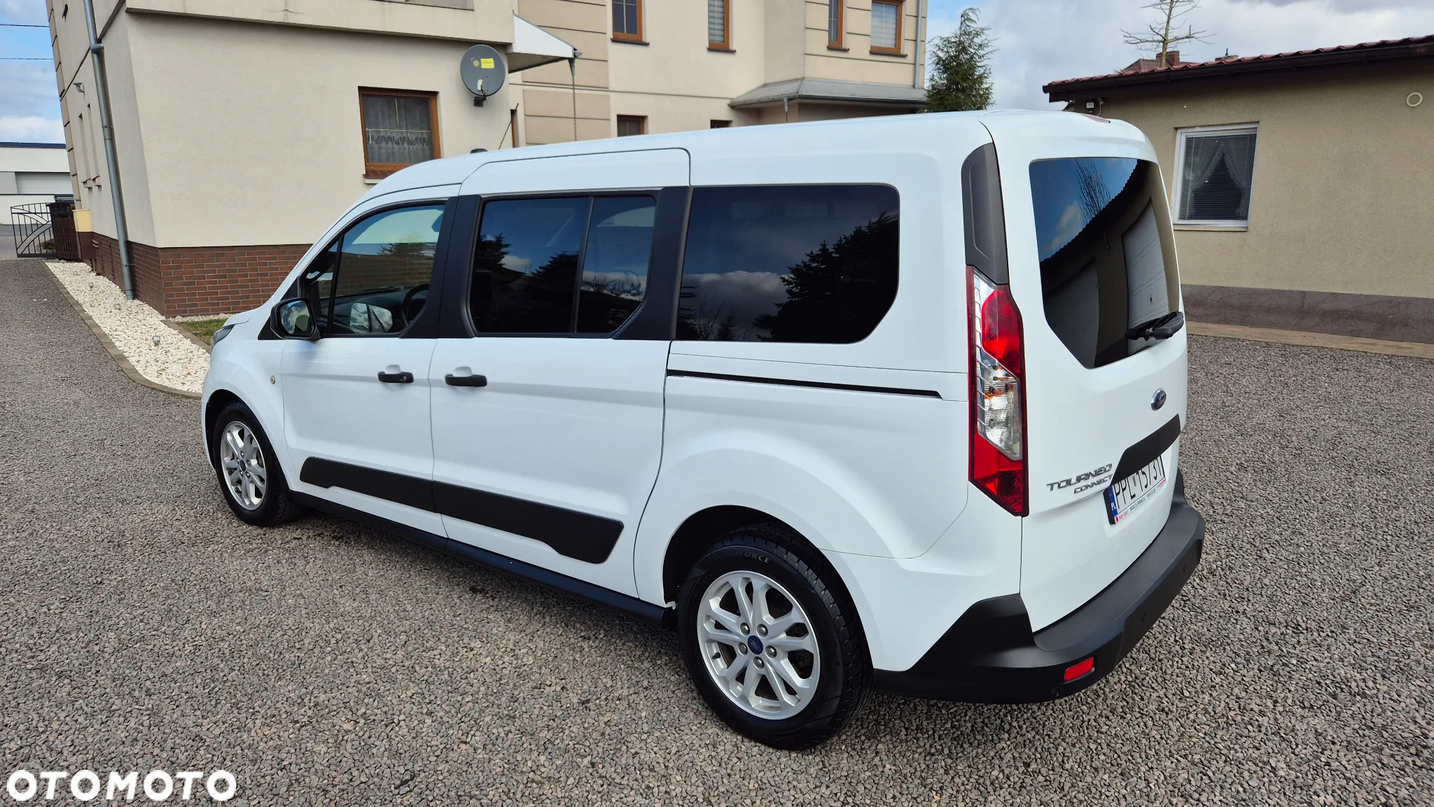 Ford Tourneo Connect Grand - 4