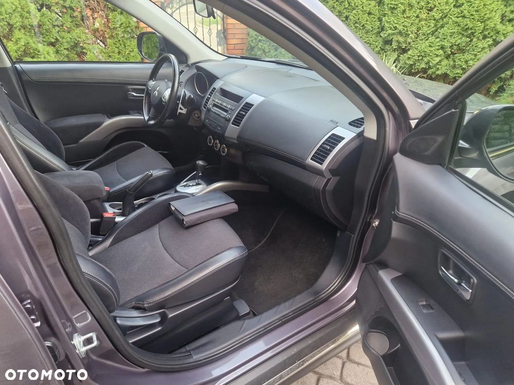 Mitsubishi Outlander 2.0 2WD CVT Invite - 10