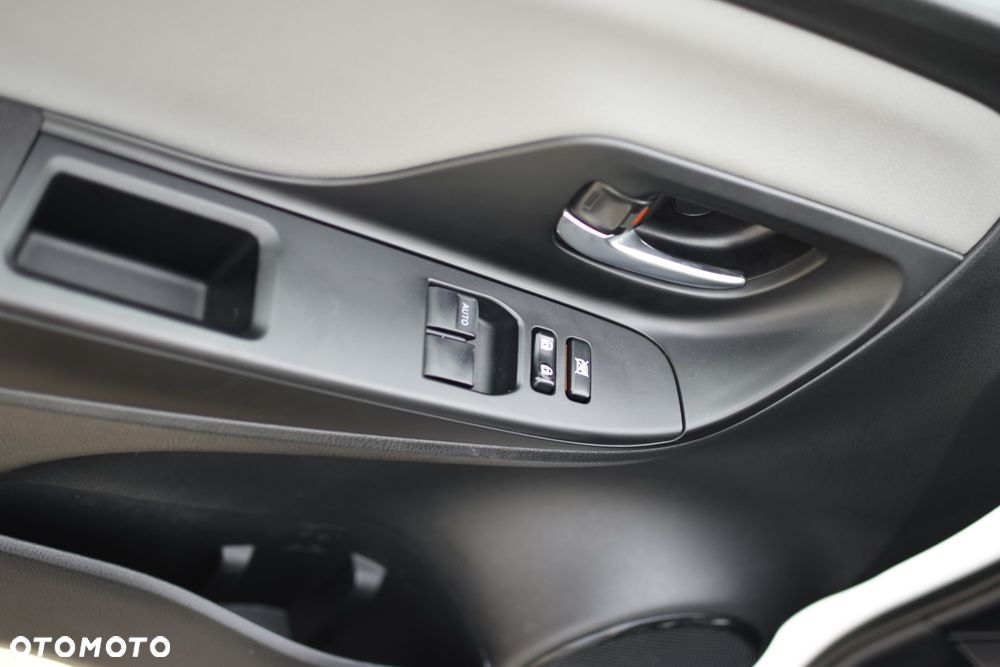 Toyota Yaris Hybrid 100 Premium EU6 - 27