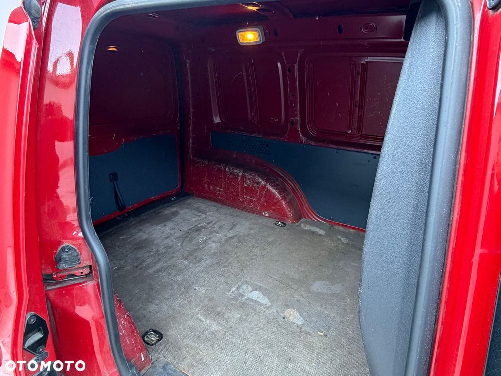 Volkswagen Caddy - 10