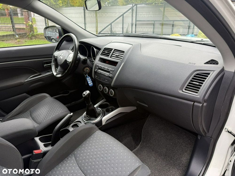 Mitsubishi ASX - 10