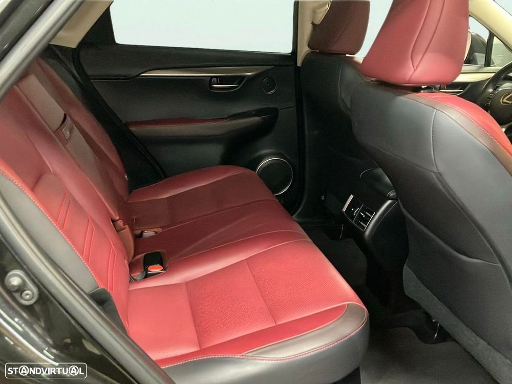 Lexus NX 300h Executive - 17