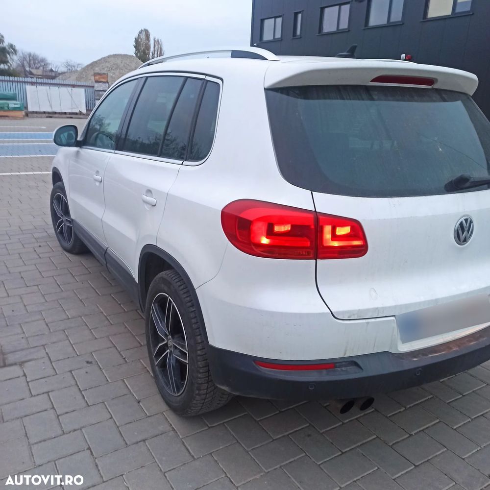 Volkswagen Tiguan 2.0 TDI DPF BlueMotion Technology Exclusive - 6