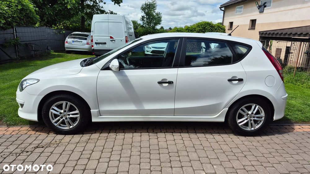 Hyundai i30 1.4 Comfort EU5 - 4