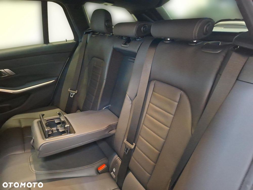 BMW Seria 3 - 17
