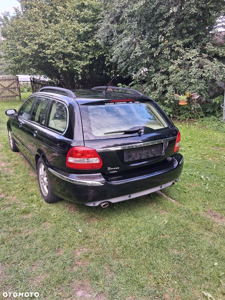 Jaguar X-Type 2.5 V6 4x4 Executive - 4