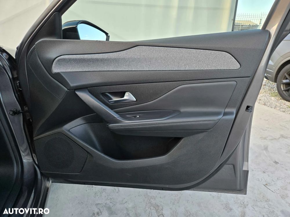 Peugeot 308 SW BlueHDi 130 EAT8 Allure - 13