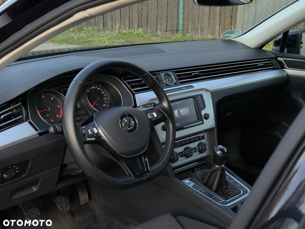 Volkswagen Passat 2.0 TDI (BlueMotion Technology) Comfortline - 12
