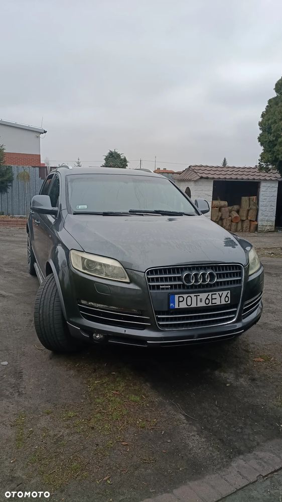 Audi Q7 - 1