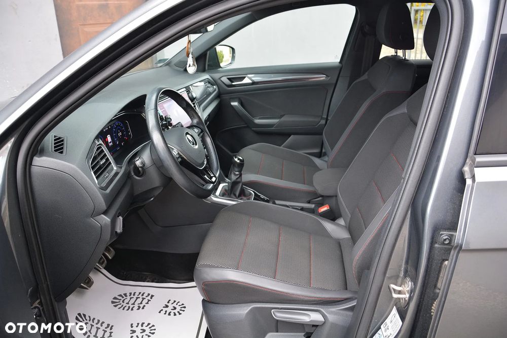 Volkswagen T-Roc - 10