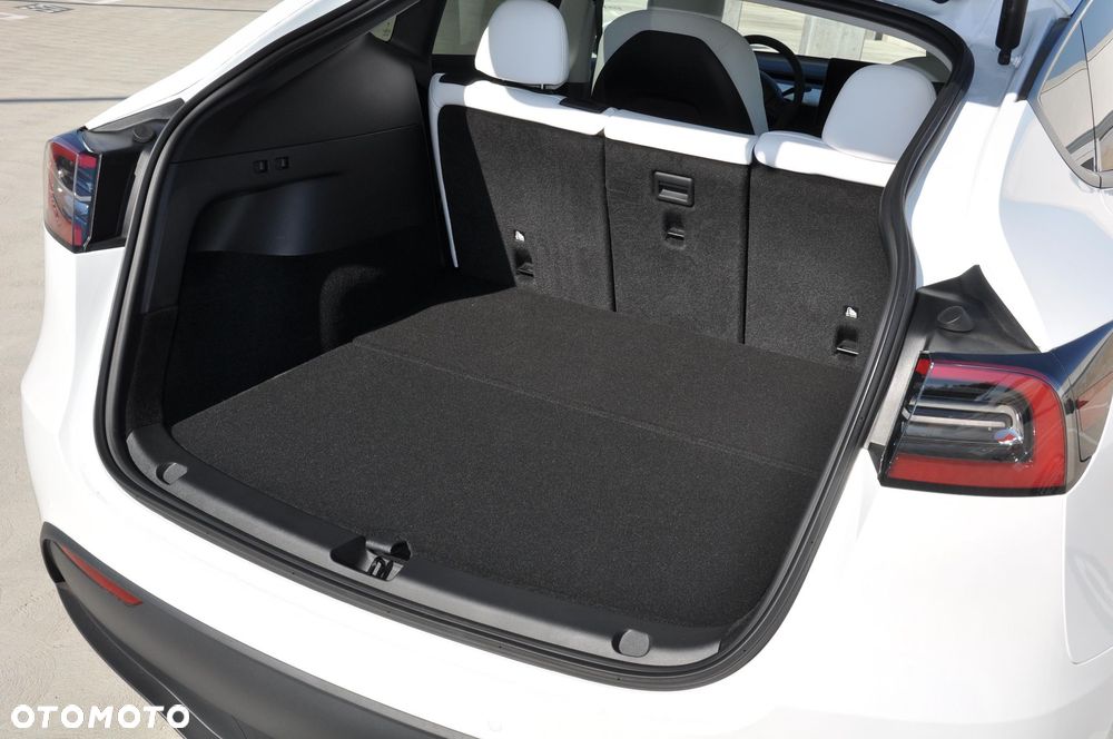Tesla Model Y Long Range Dual Motor AWD - 17