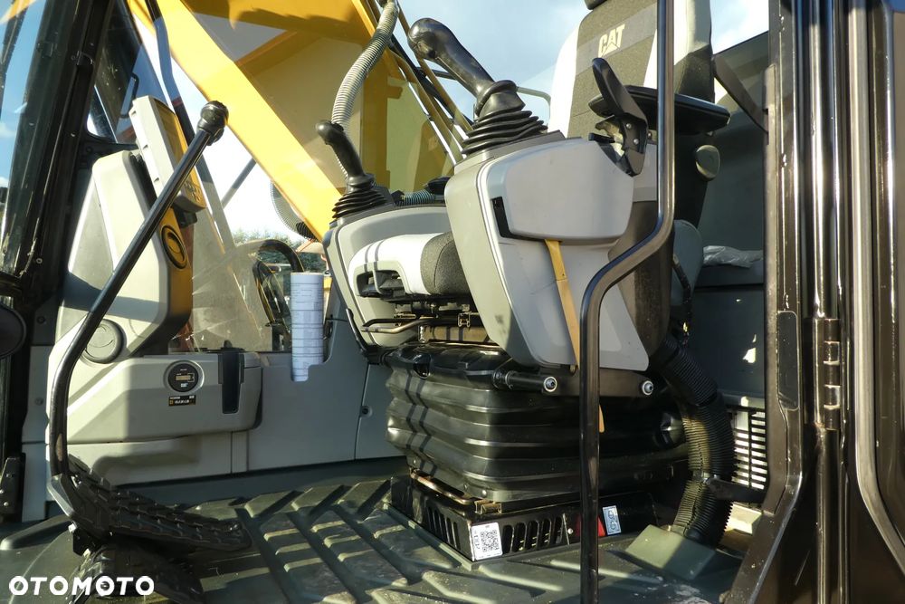 Caterpillar 323 EL Z NIEMIEC DWIE ŁYŻKI - 32