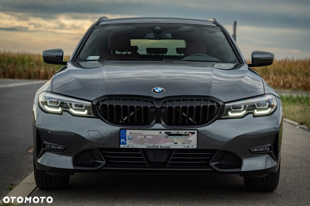 BMW Seria 3 330i xDrive Sport Line sport - 1