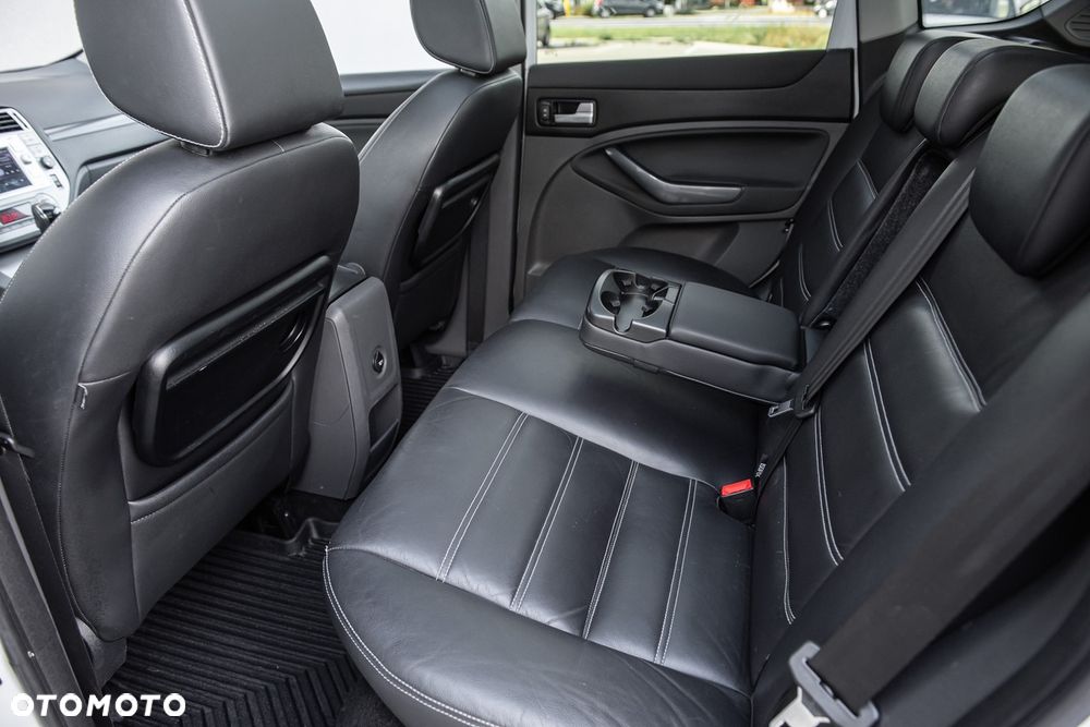 Ford Kuga 2.5 4x4 Titanium - 23