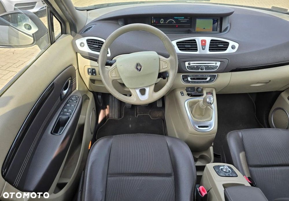 Renault Scenic - 8