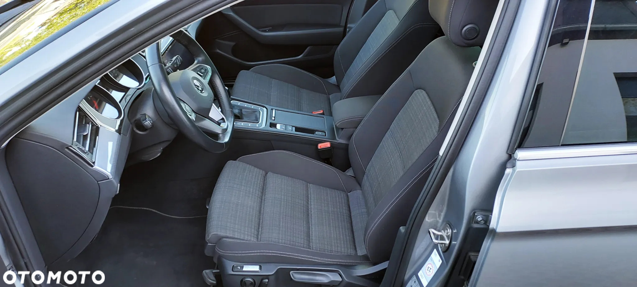 Volkswagen Passat - 8