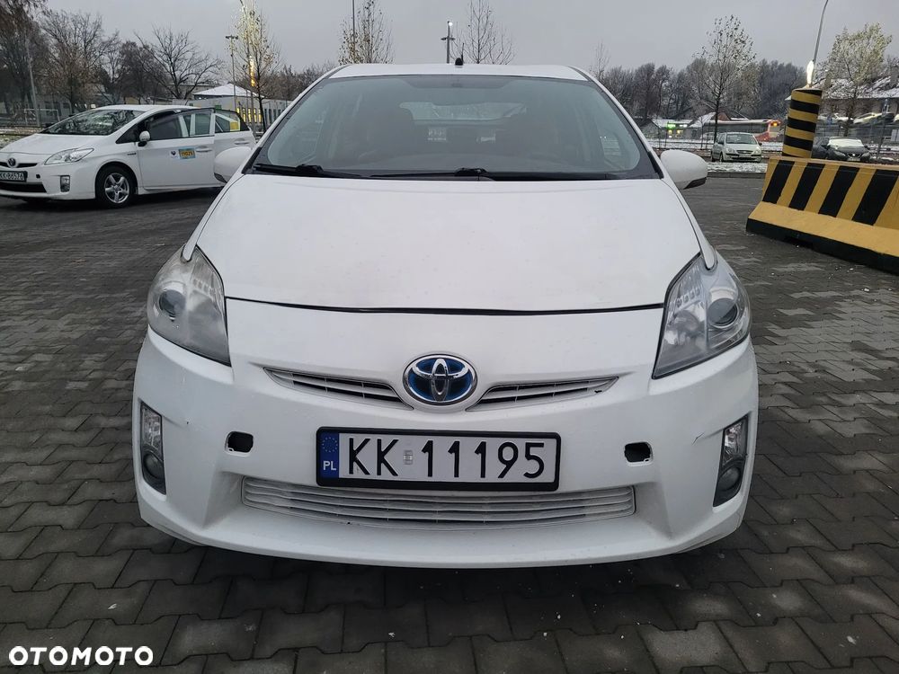 Toyota Prius (Hybrid) - 2