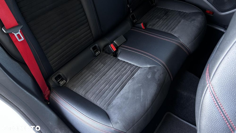 Mercedes-Benz CLA - 28