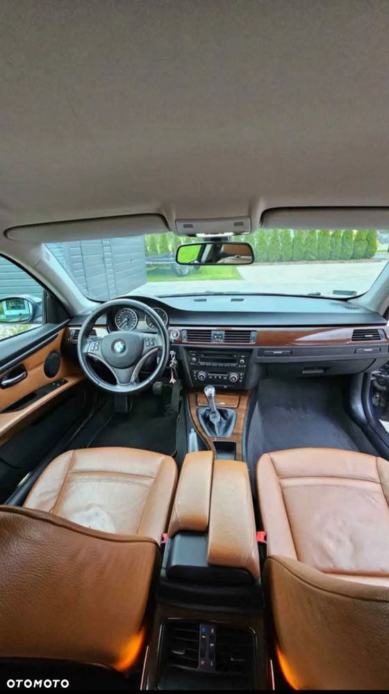 BMW 3 Series 2009 photo 5