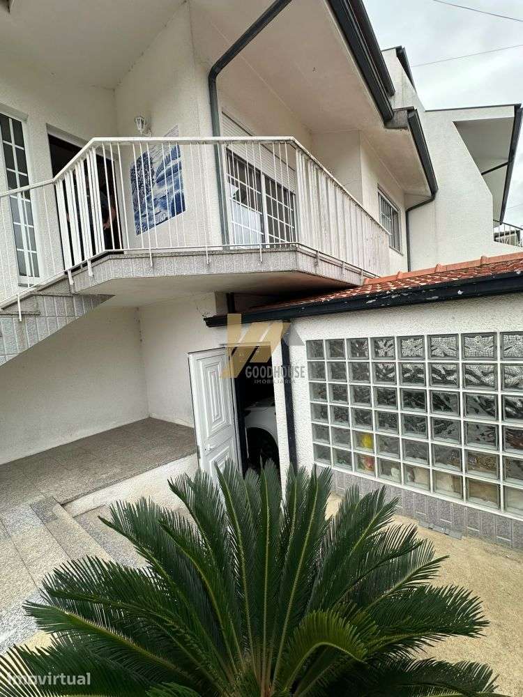 Moradia T3 de 3 Frentes | 3 Quartos | Garagem para 2 a 3 Carros - Grande imagem: 2/16