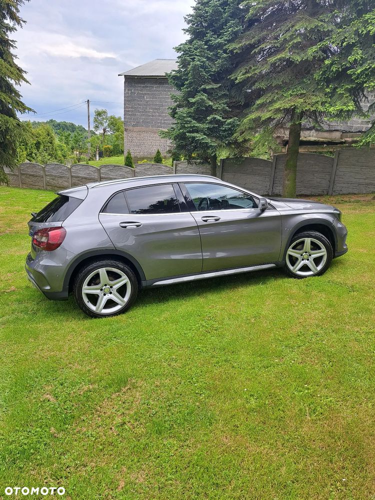 Mercedes-Benz GLA 250 4Matic 7G-DCT AMG Line - 16