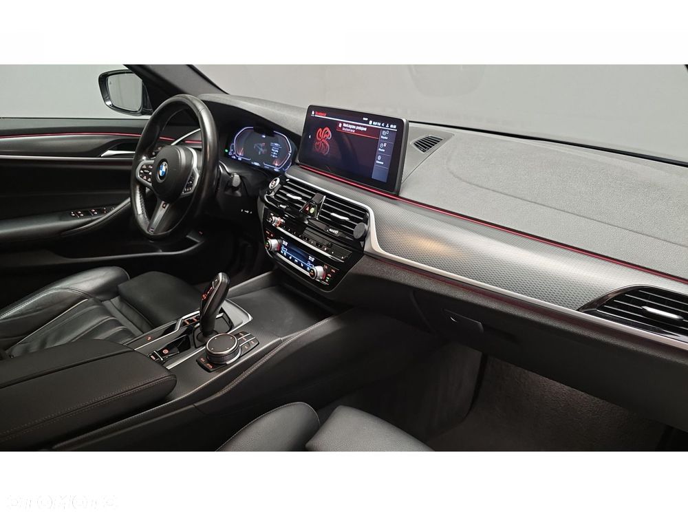 BMW Seria 5 530d xDrive mHEV M Sport sport - 28