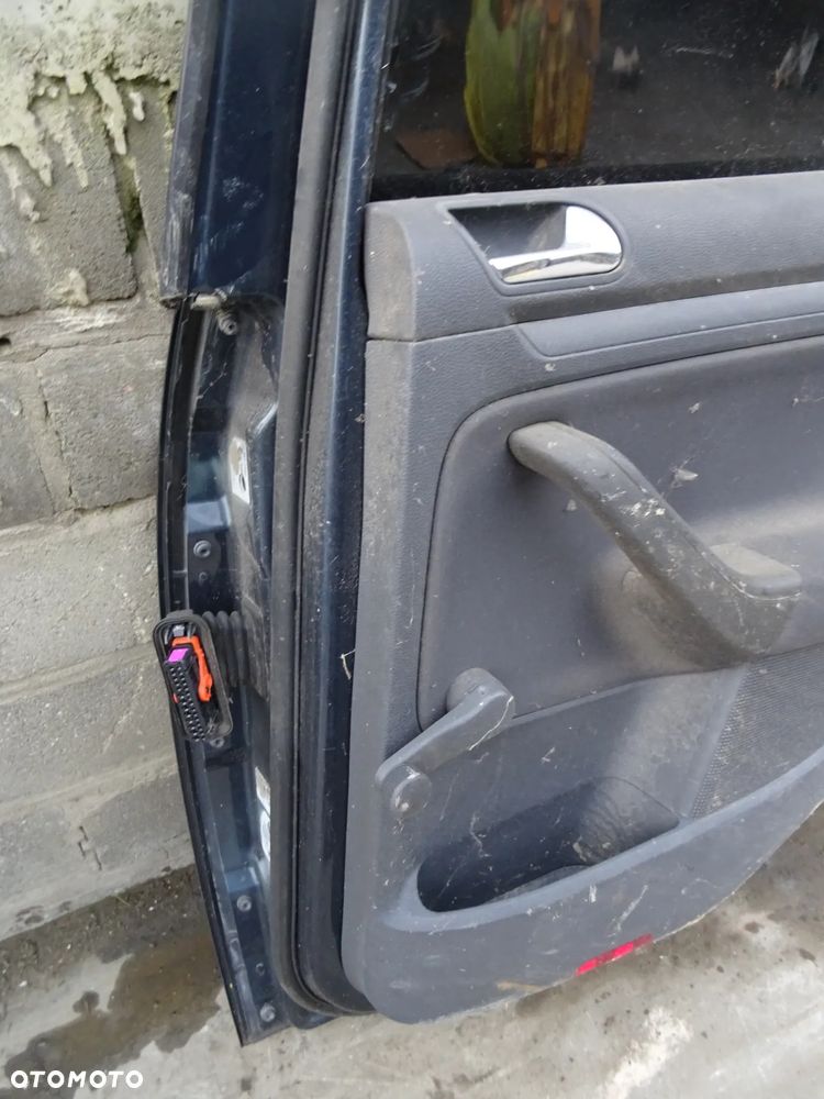 Drzwi VW Golf V Prawy Tył Lakier(LC5P) - 7