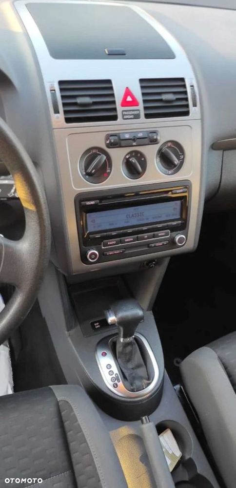 Volkswagen Touran 2.0 TDI DPF DSG STYLE - 9