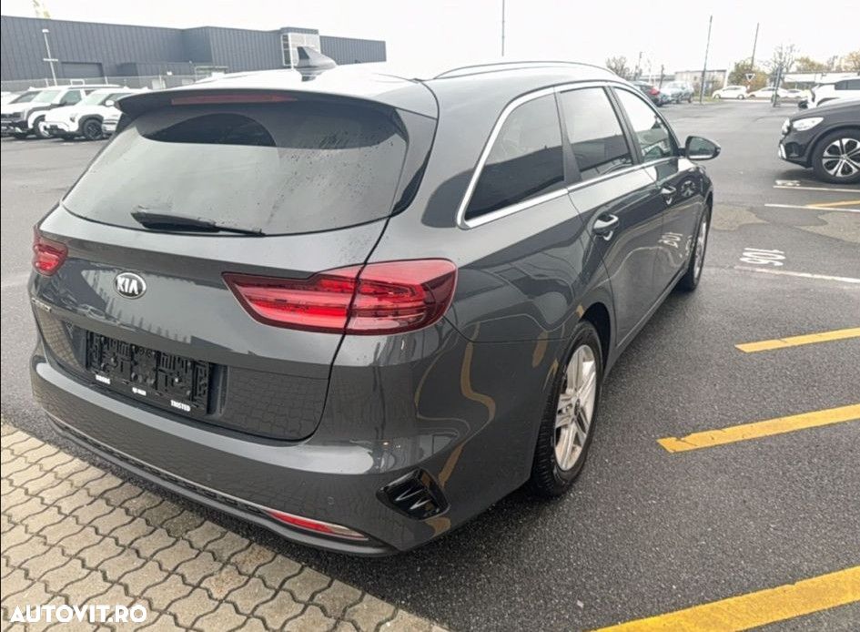 Kia Ceed 1.6 CRDi Eco-Dynamics+ (48V Mild-Hybrid) DCT7 GT Line - 4