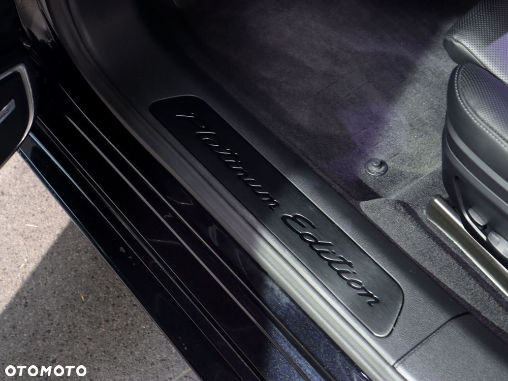 Porsche Panamera - 31