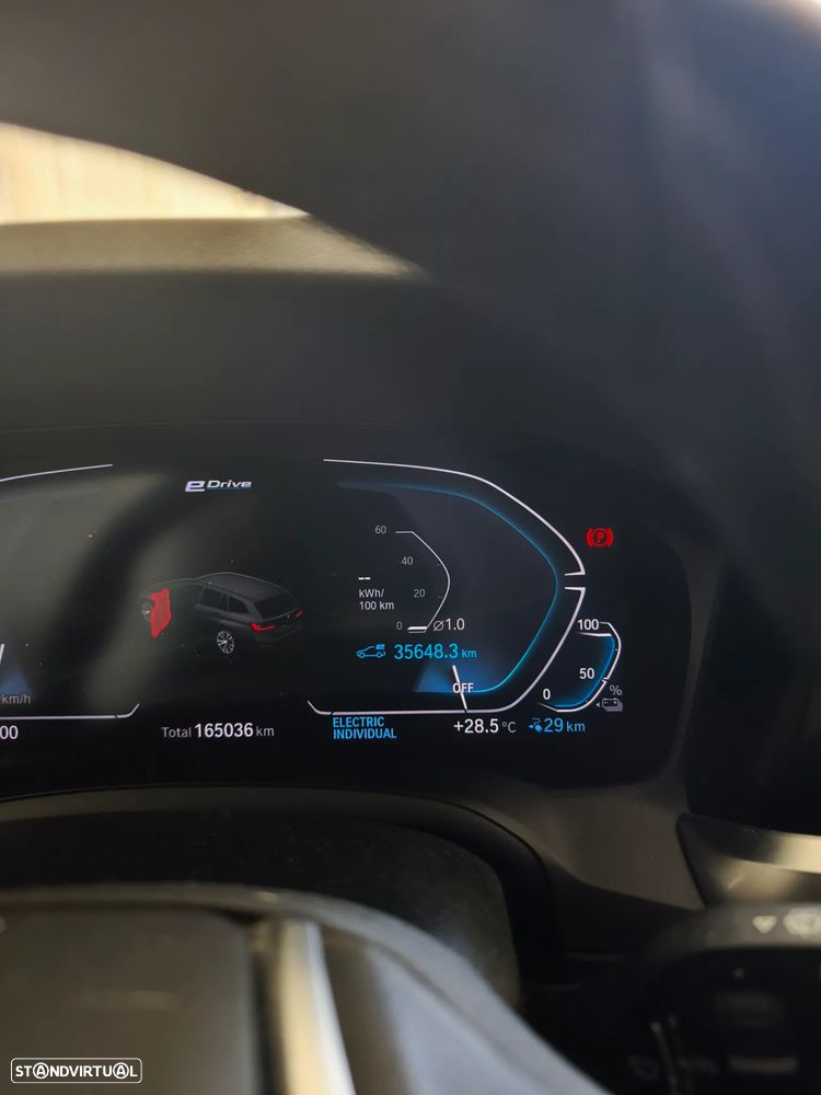 BMW 330 e Aut. Sport Line - 4