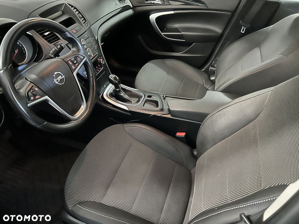 Opel Insignia - 12