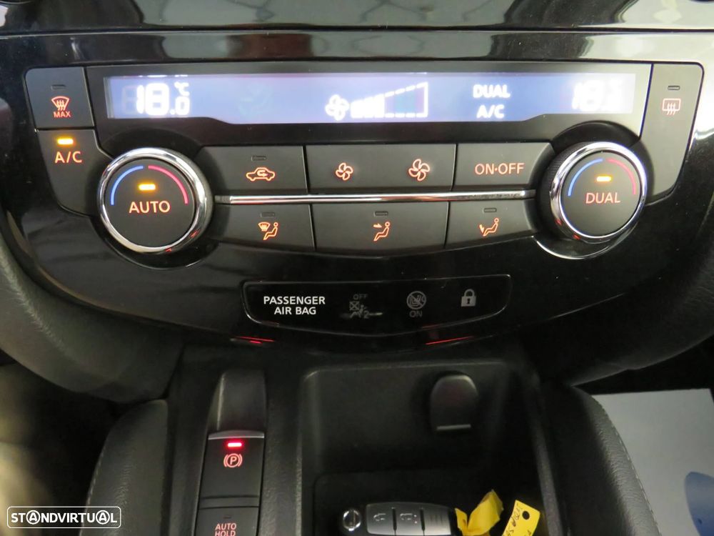 Nissan Qashqai 1.5 dCi N-Connecta J18+Led - 46