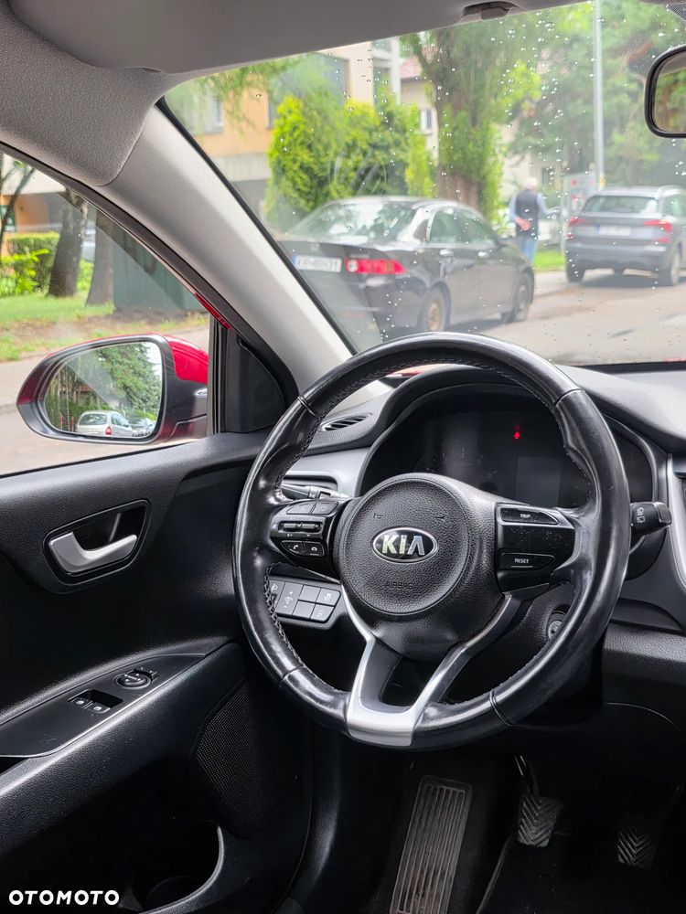Kia Stonic 1.2 M - 11