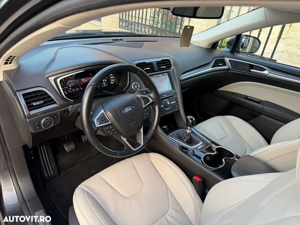 Ford Mondeo 2.0 TDCI ECOnetic Start-Stopp Titanium - 11