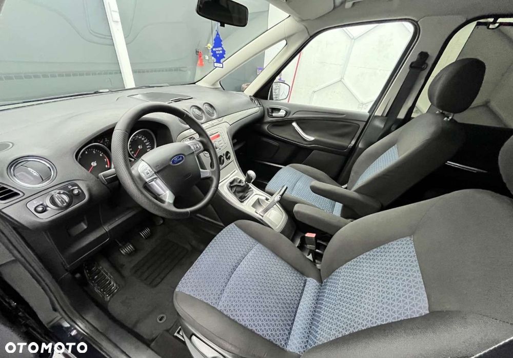 Ford Galaxy - 19