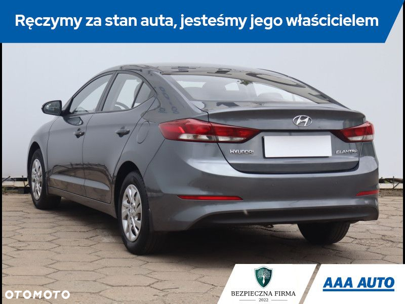 Hyundai Elantra - 5