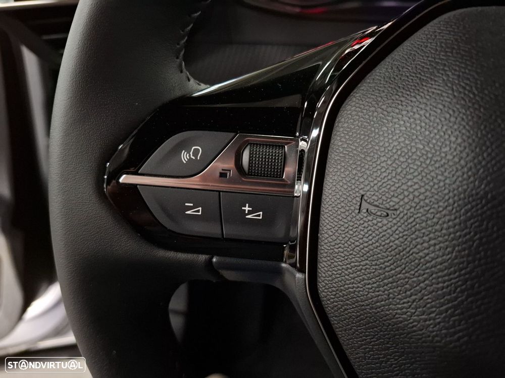 Peugeot 2008 1.2 PureTech Style - 16