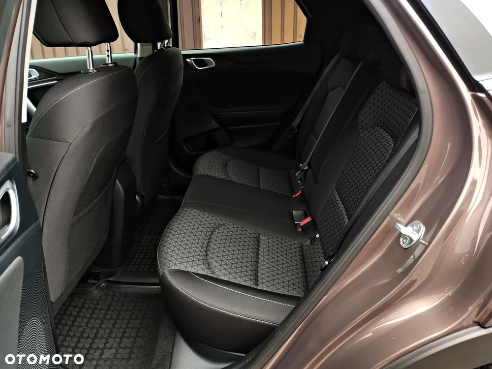 Kia XCeed - 28
