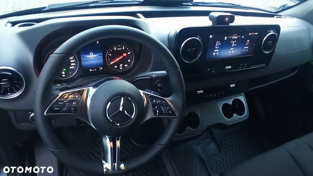Mercedes-Benz Sprinter - 6