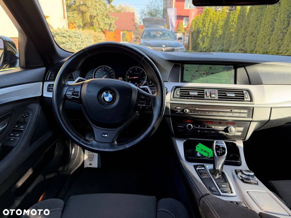 BMW Seria 5 520d Sport-Aut - 30