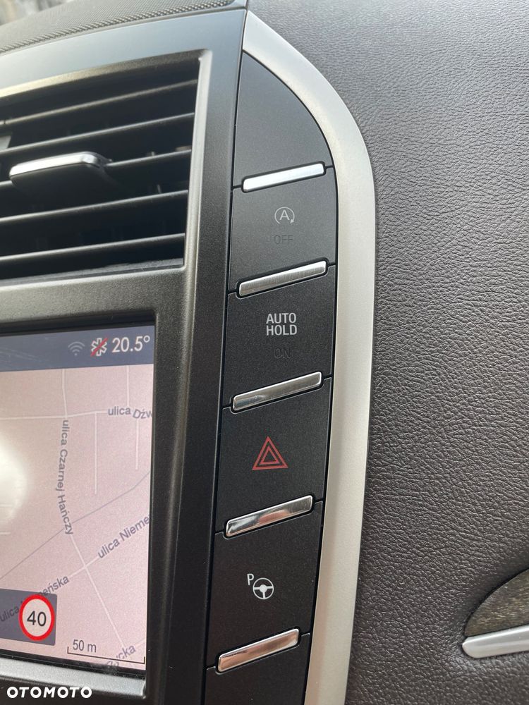 Lincoln MKC - 20