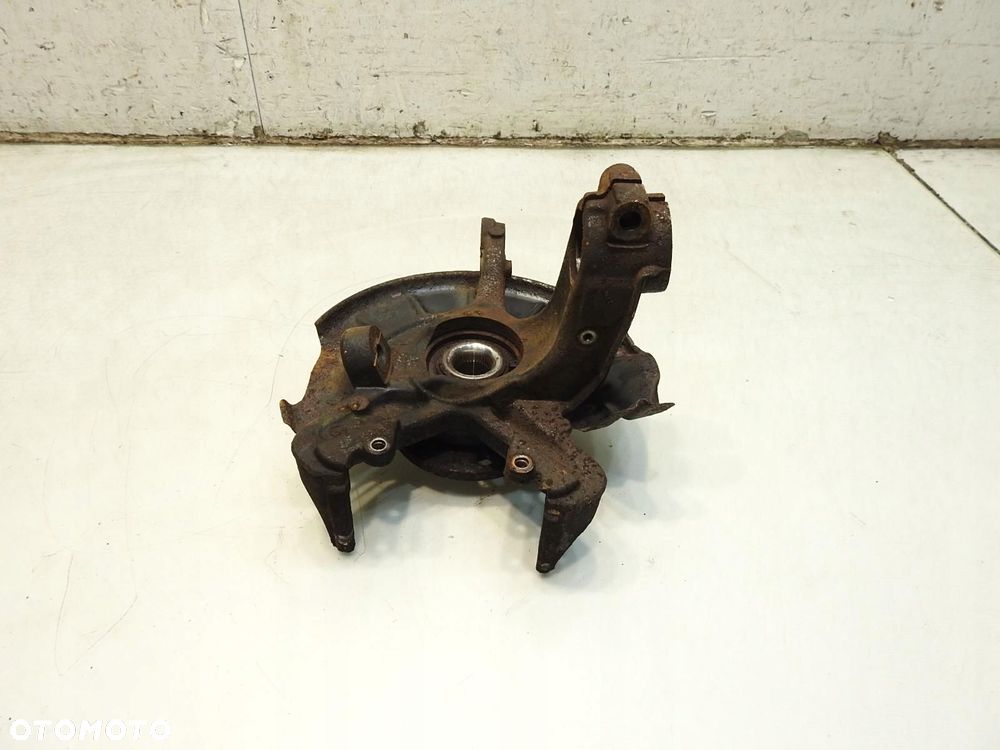 PIASTA ZWROTNICA LEWY PRZÓD SKODA FABIA II 1.2 TSI - 5